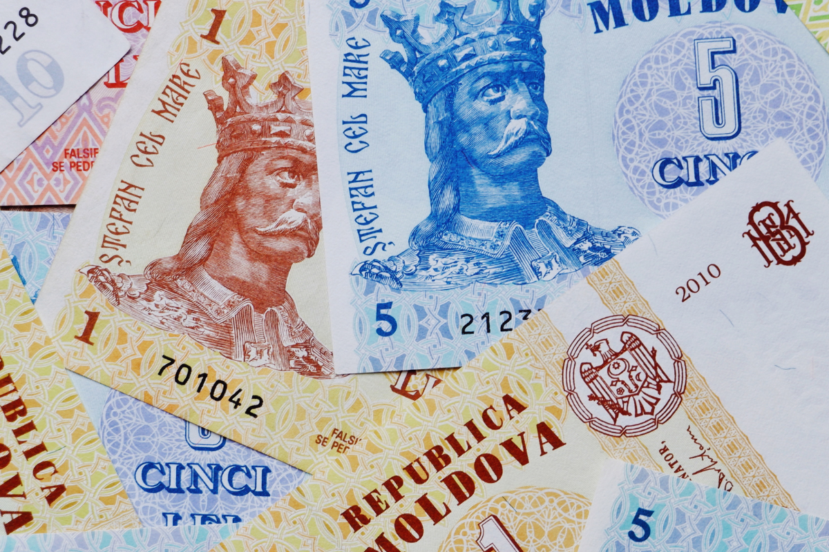 Salariul mediu nominal în Moldova a crescut cu 9%. Dar creșterea reală este mai mică