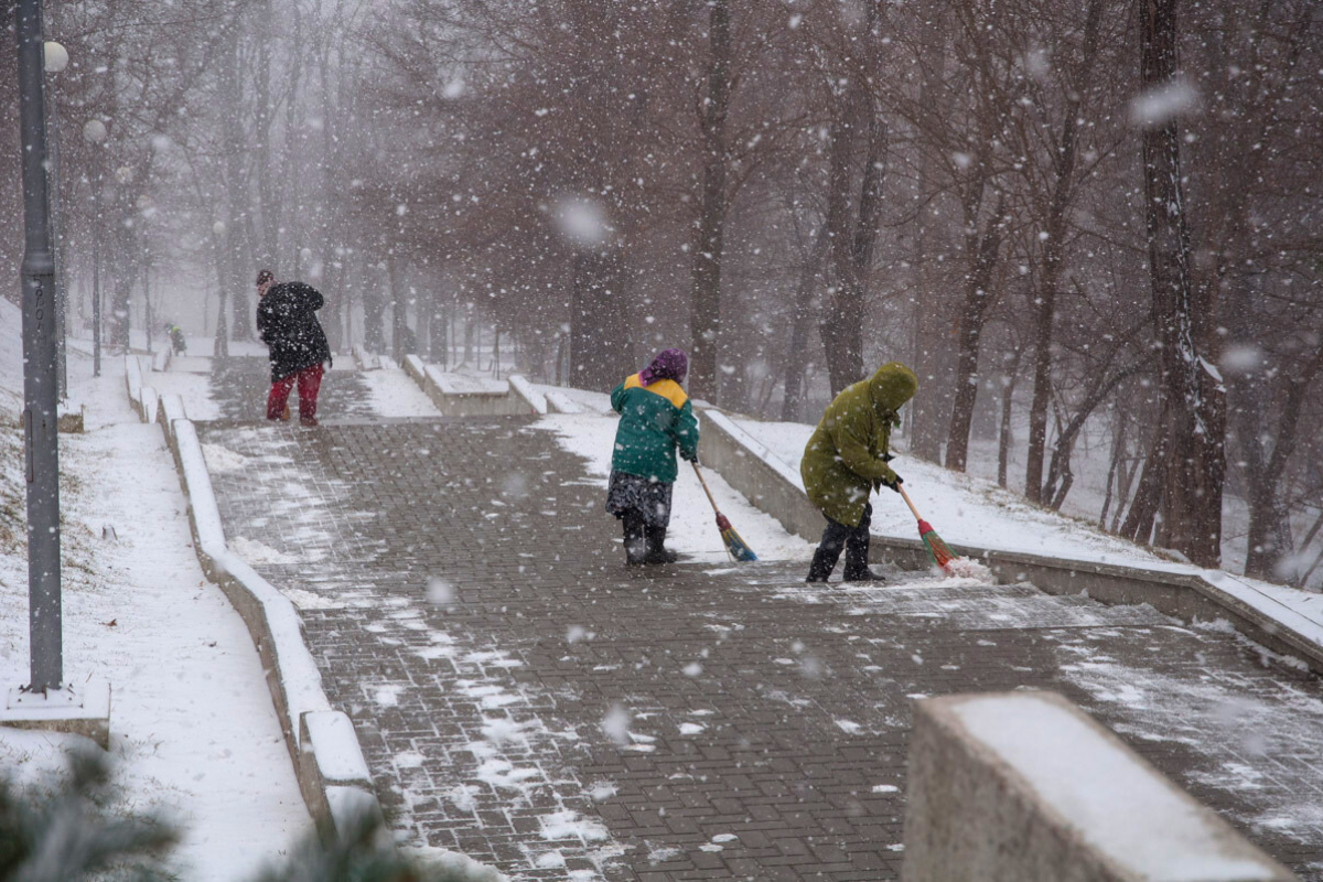 График работы учреждений Молдовы сдвинут из-за сложных погодных условий