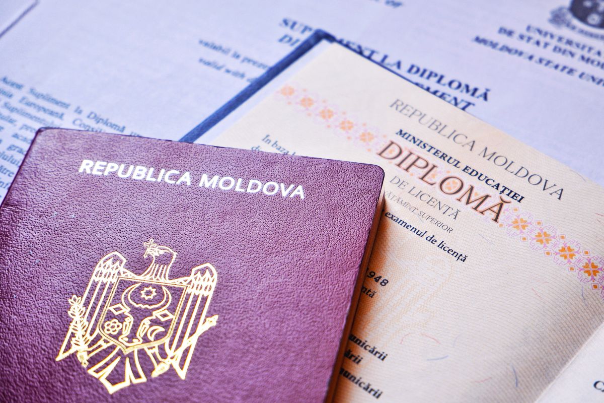 Документы при трудоустройстве в Молдове в 2025 году: список